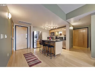 Photo #4: 21542294 Listing