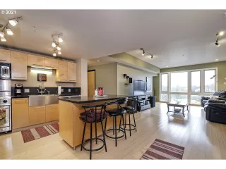 Photo #5: 21542294 Listing