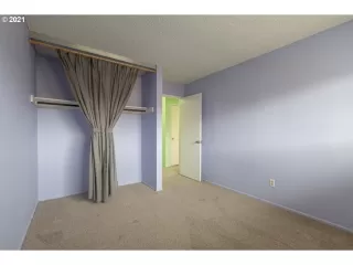 Photo #4: 21542409 Listing