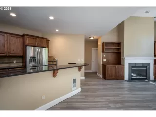 Photo #4: 21542414 Listing