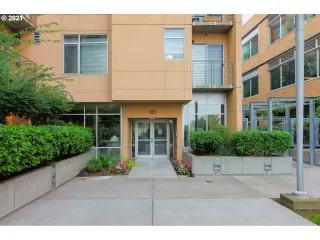 Photo #1: 21542722 Listing