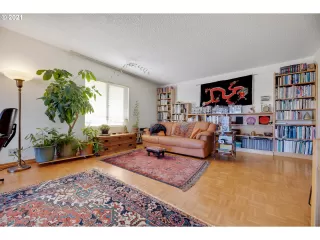 Photo #2: 21542739 Listing