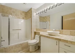 Photo #5: 21542855 Listing