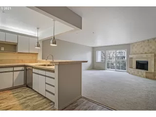 Photo #6: 21542855 Listing