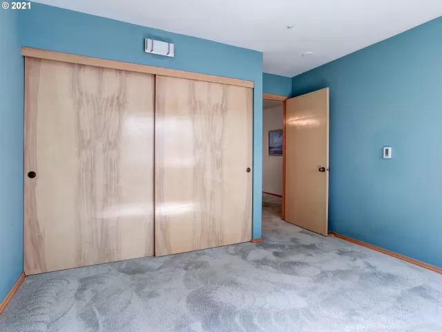 MLS: 21543356 Condo For Sale