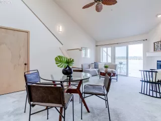 Photo #2: 21543356 Listing