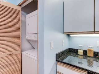 Photo #5: 21543356 Listing