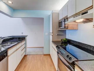 Photo #6: 21543356 Listing