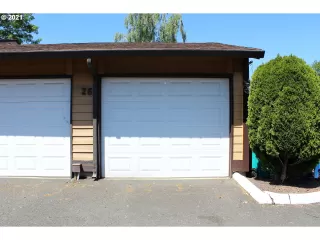 Photo #1: 21543437 Listing