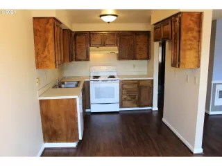 Photo #5: 21543437 Listing