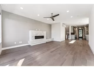 Photo #2: 215443108 Listing