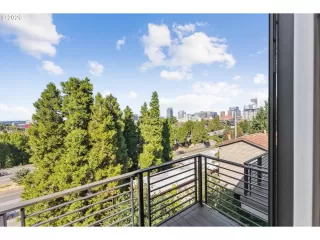 Photo #4: 215443108 Listing