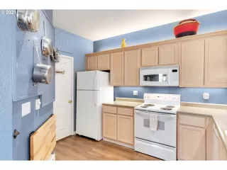 Photo #5: 21544748 Listing