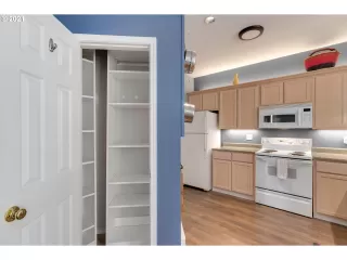 Photo #6: 21544748 Listing