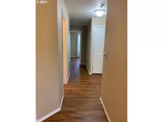 Photo #5: 21545083 Listing