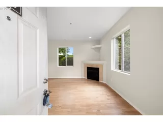 Photo #5: 21546041 Listing