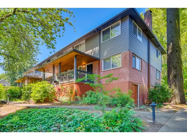 MLS: 21546305 Condo For Sale