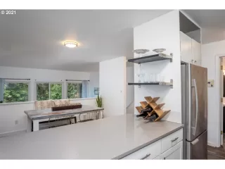 Photo #5: 21546375 Listing 