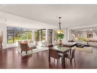 Photo #3: 21547880 Listing 