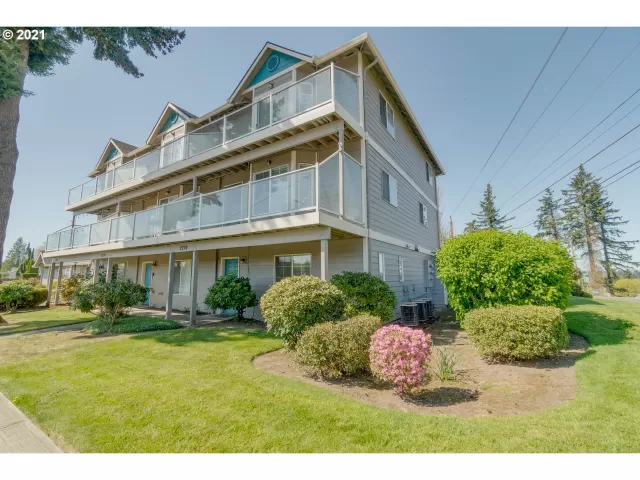 MLS: 21548043 Condo For Sale