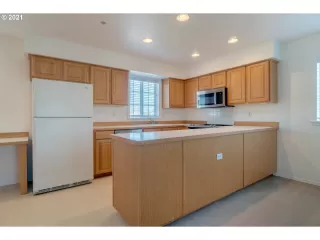 Photo #4: 21548043 Listing