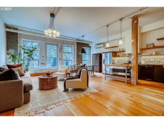 Photo #4: 21548144 Listing