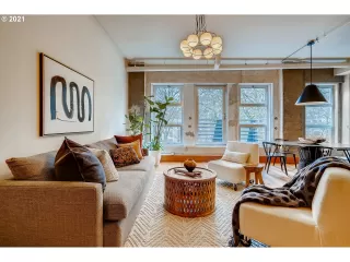 Photo #5: 21548144 Listing