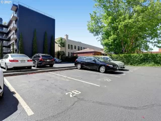 Photo #6: 21548716 Listing