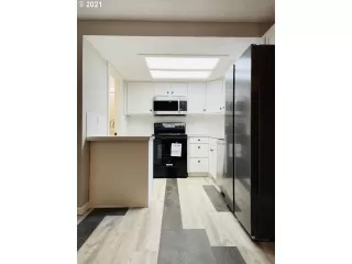 Photo #4: 21548895 Listing