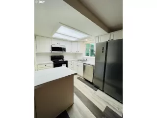 Photo #5: 21548895 Listing