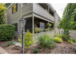 Photo #1: 21549118 Listing