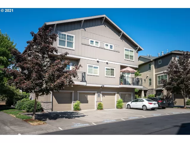 MLS: 21549244 Condo For Sale