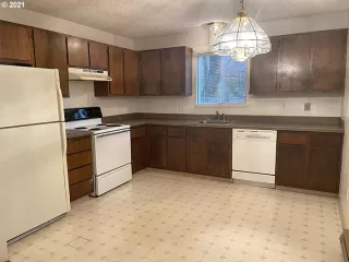 Photo #6: 21549858 Listing