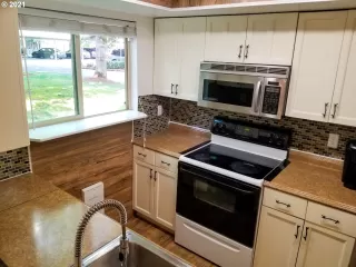 Photo #2: 21550126 Listing