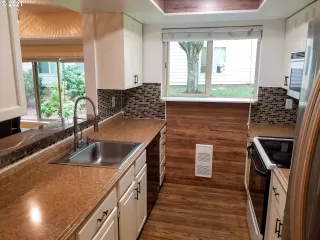 Photo #4: 21550126 Listing