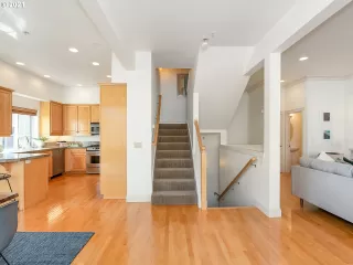 Photo #2: 21550214 Listing