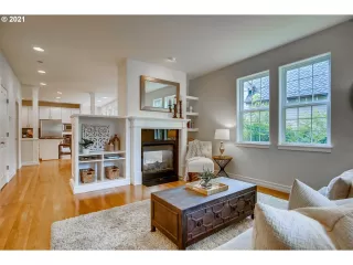 Photo #4: 21550226 Listing