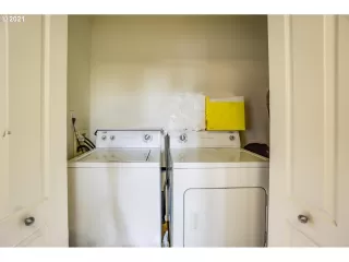 Photo #4: 21550444 Listing