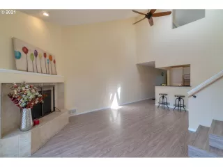 Photo #2: 21550698 Listing