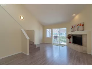 Photo #5: 21550698 Listing