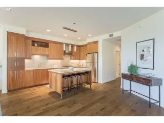 Photo #5: 21550901 Listing 