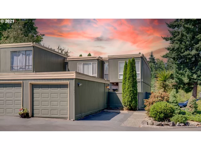 MLS: 21551717 Condo For Sale