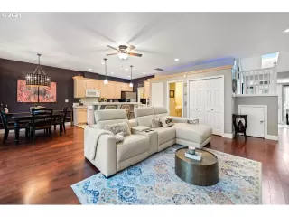 Photo #4: 21552283 Listing 