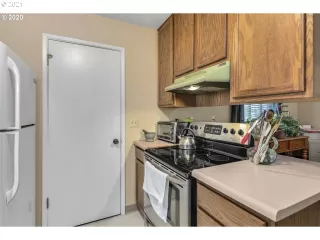 Photo #4: 21552471 Listing 