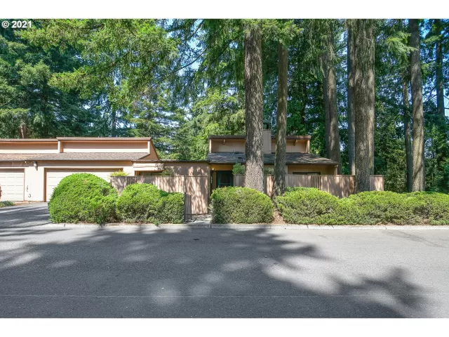 MLS: 21552538 Condo For Sale