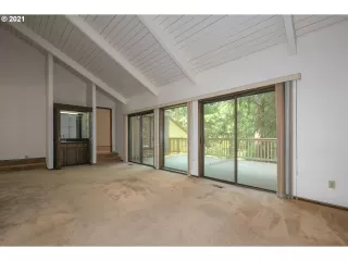 Photo #4: 21552538 Listing