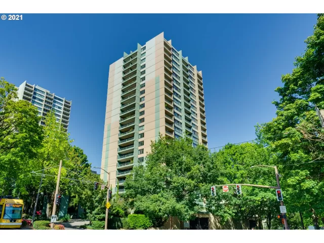MLS: 21552988 Condo For Sale