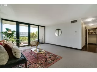 Photo #6: 21552988 Listing