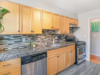Photo #6: 21553693 Listing 