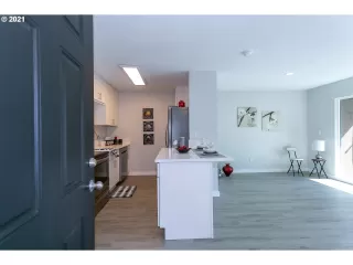 Photo #4: 21553774 Listing